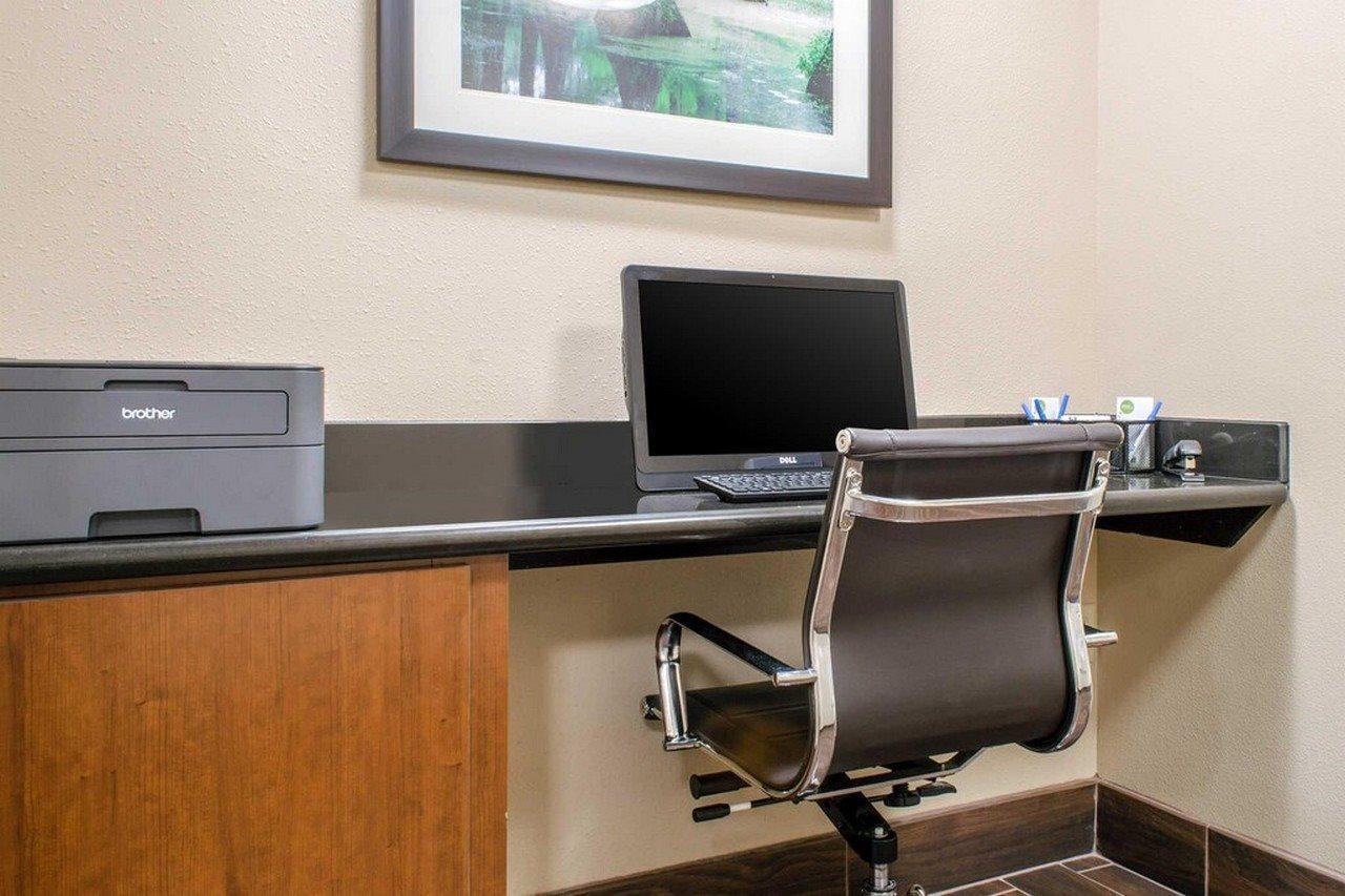 Towneplace Suites By Marriott Hadley Amherst Εξωτερικό φωτογραφία