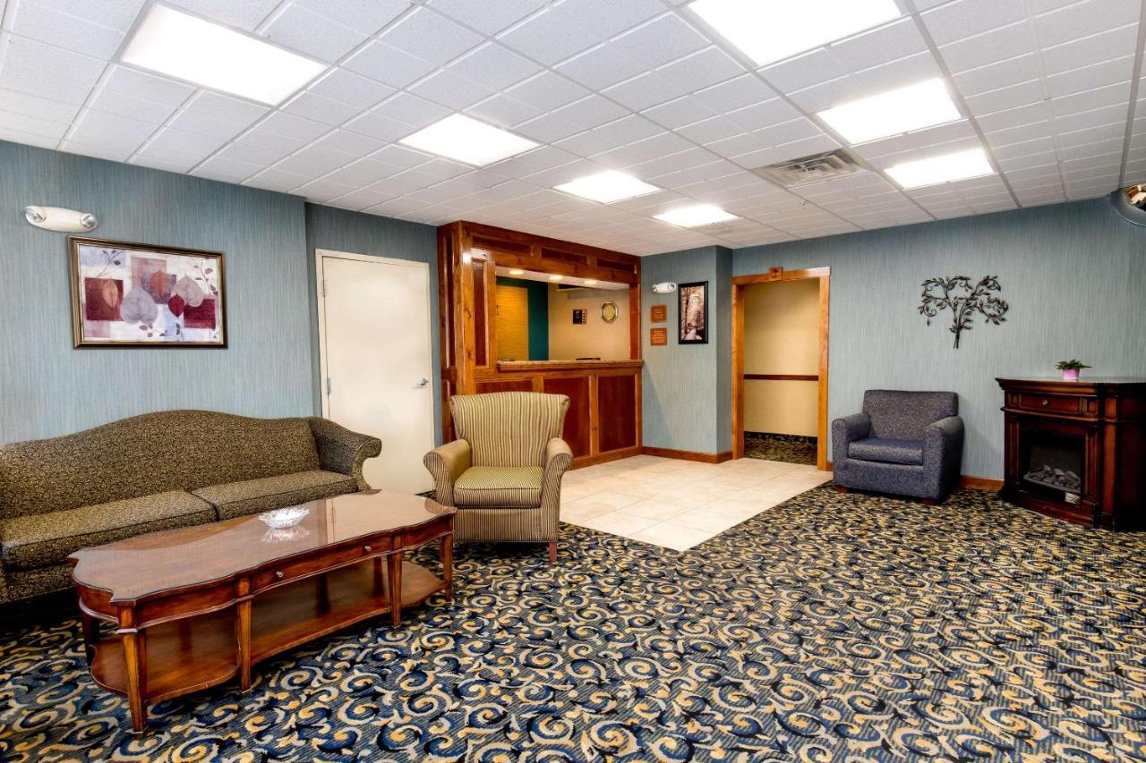 Towneplace Suites By Marriott Hadley Amherst Εξωτερικό φωτογραφία